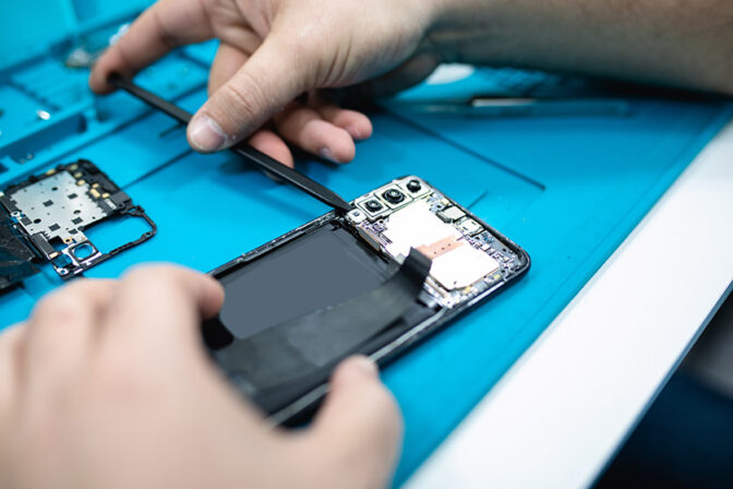 5 Months Professional diploma in Smartphone & Laptop Re-engineering +1Year Placement