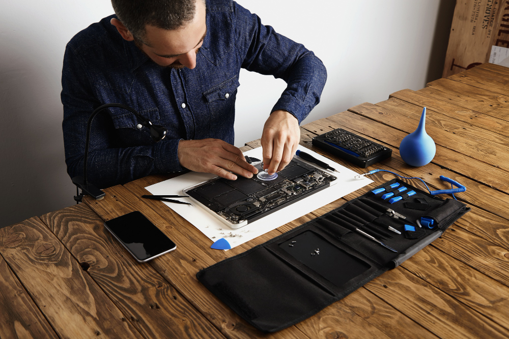 From Confusion to Career Success – Ajmal’s Journey into Mobile Repairing